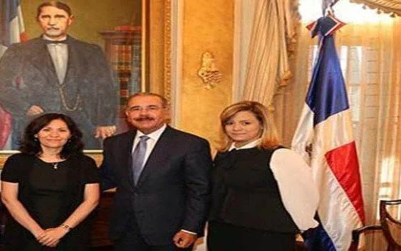 Danilo Medina recibe visita presidenta Comisión Federal Comercio USA