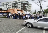 Cubanos residentes en la República Dominicana protestan frente a embajada de su país