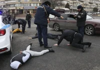 Tras protestas por alza del gas Putín no pudo quedarse con Kazajistán el pueblo lo enfrentó