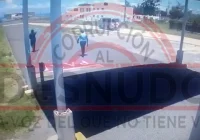 Corrupción al Desnudo: Narcos pistola en manos tratan de meter maletas en Las Américas; Vídeo