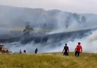 Voraz incendio consume finca en Fantino, Sánchez Ramírez; Vídeo