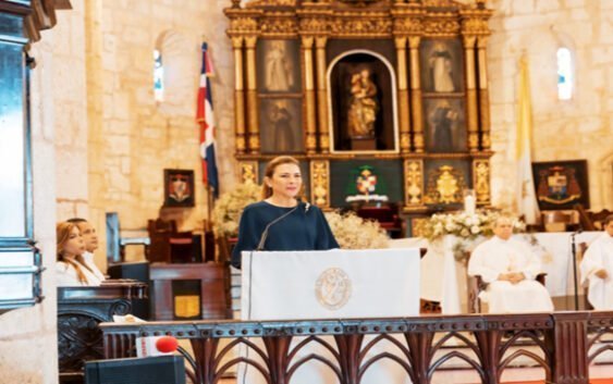 Carolina Mejía encabeza actos del 526 aniversario de la fundación de Santo Domingo