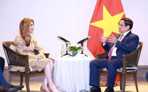 Carolina Mejía se reune con el primer ministro de Vietnam