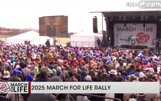 Épico: Presidente Donald Trump y Vicepresidente J. D. Vance participan en la «Marcha por la Vida»; Vídeo